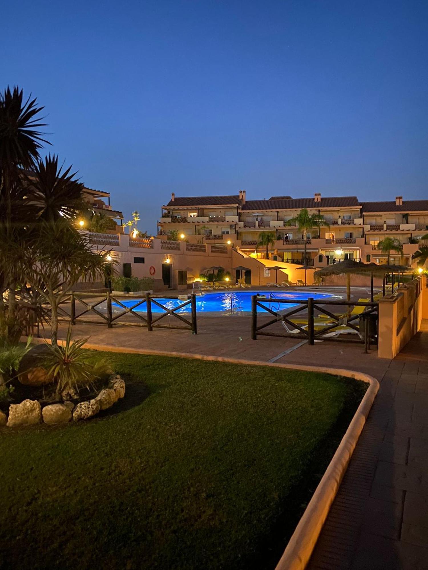 Whydhand Resorts Apartments ,Pools And Lovely Terrace 푸엔히롤라 외부 사진